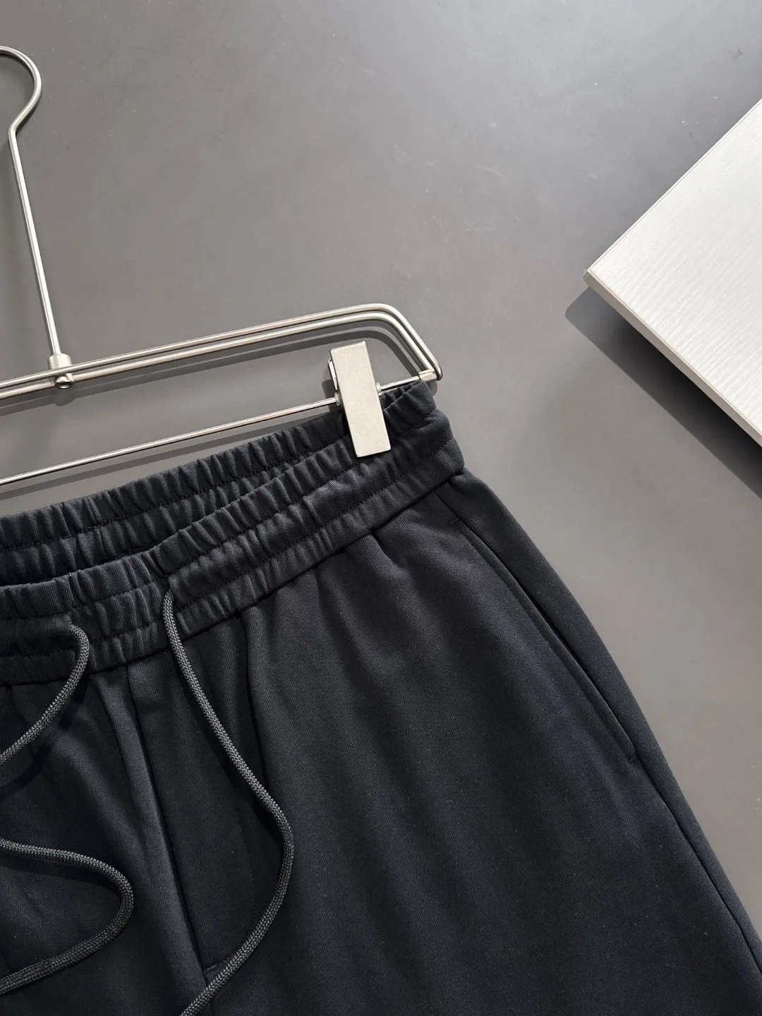Next day delivery P300 High-end goods Big Goose 2025 new summer elastic band casual shorts, counter-customized fabrics, high breathability and comfort, impeccable details, brand element design concept, reflecting high quality. It feels delicate and soft! It presents a casual cut and the upper body shape is great! Size: M-4XL